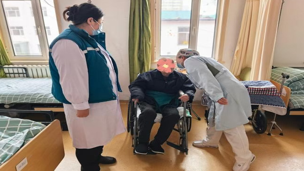 延伸服务触角，传递医患温情——我院重症医学科团队赴三桥社区养老院暖心回