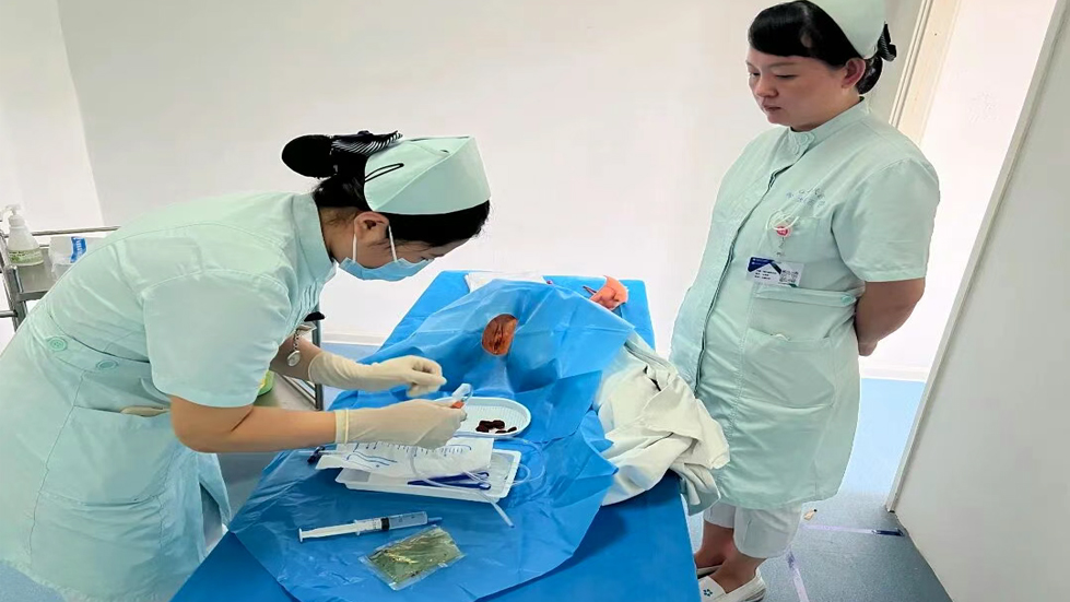 护理技能考核，绽放专业光彩--我院护理团队2025年上半年操作考核圆满收官