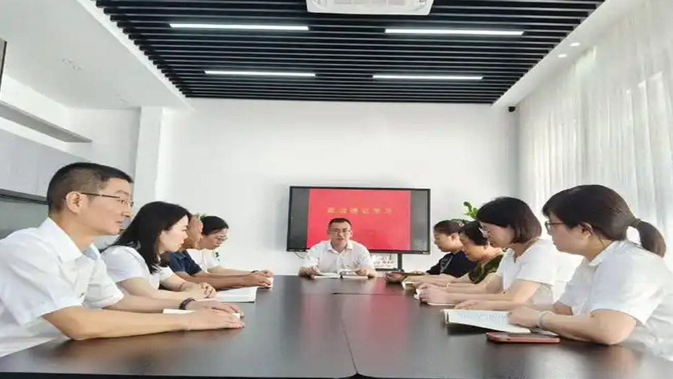 平凡与不凡的辩证之道（思想纵横）