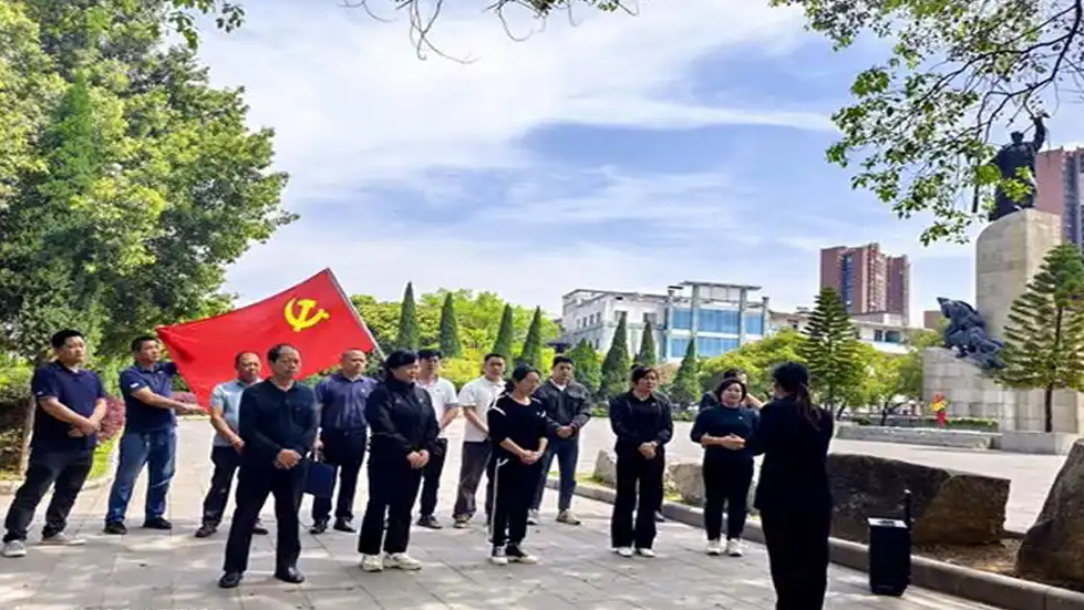 深学笃行 求真务实