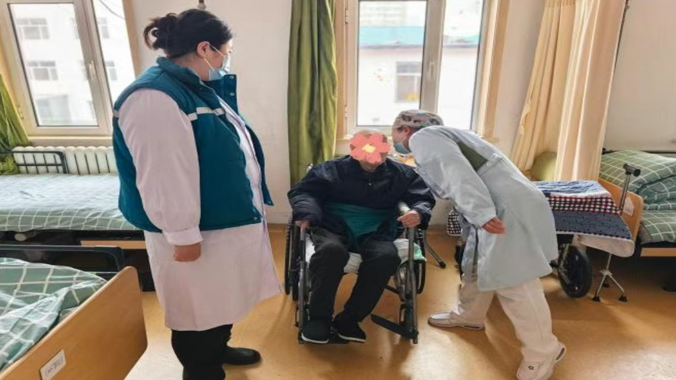 延伸服务触角，传递医患温情——我院重症医学科团队赴三桥社区养老院暖心回